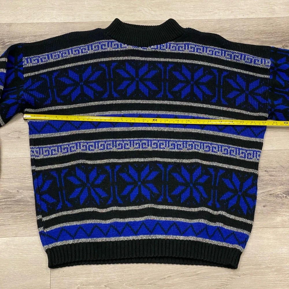 Vintage EL MAR California Black Blue Gray Ornate Mock Neck Sweater Size: Medium - Picture 2 of 6